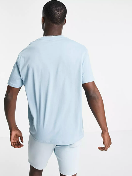 The Savior is Born (Blue): Men's T-Shirt - Light Blue